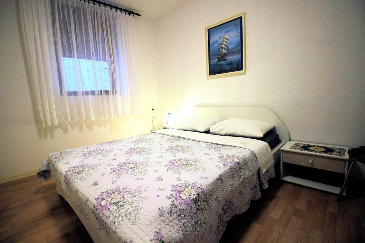 Apartment Leana Selce Bagian luar foto