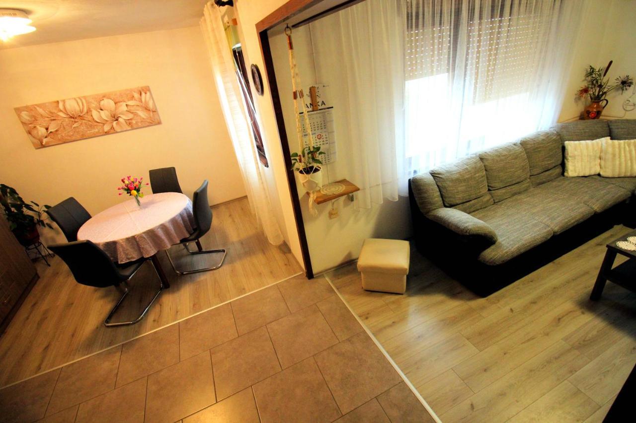 Apartment Leana Selce Bagian luar foto