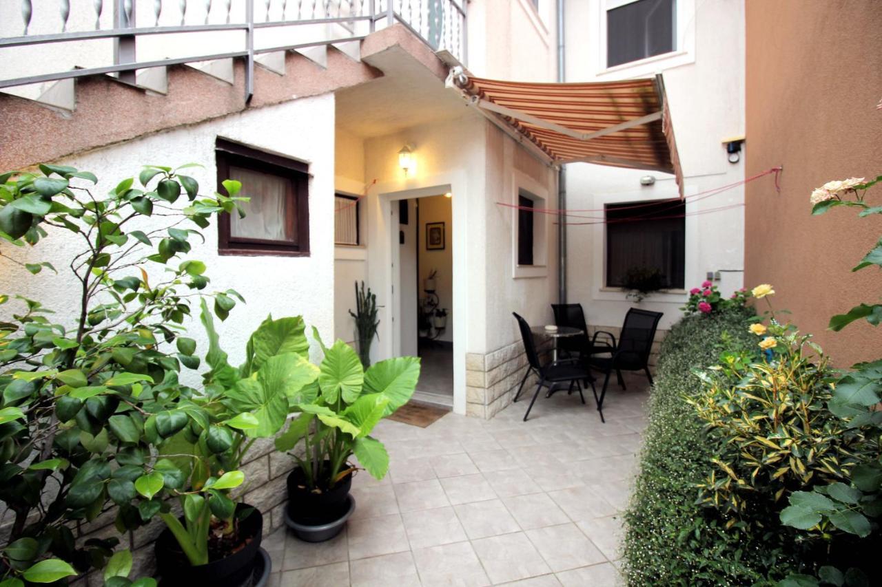 Apartment Leana Selce Bagian luar foto