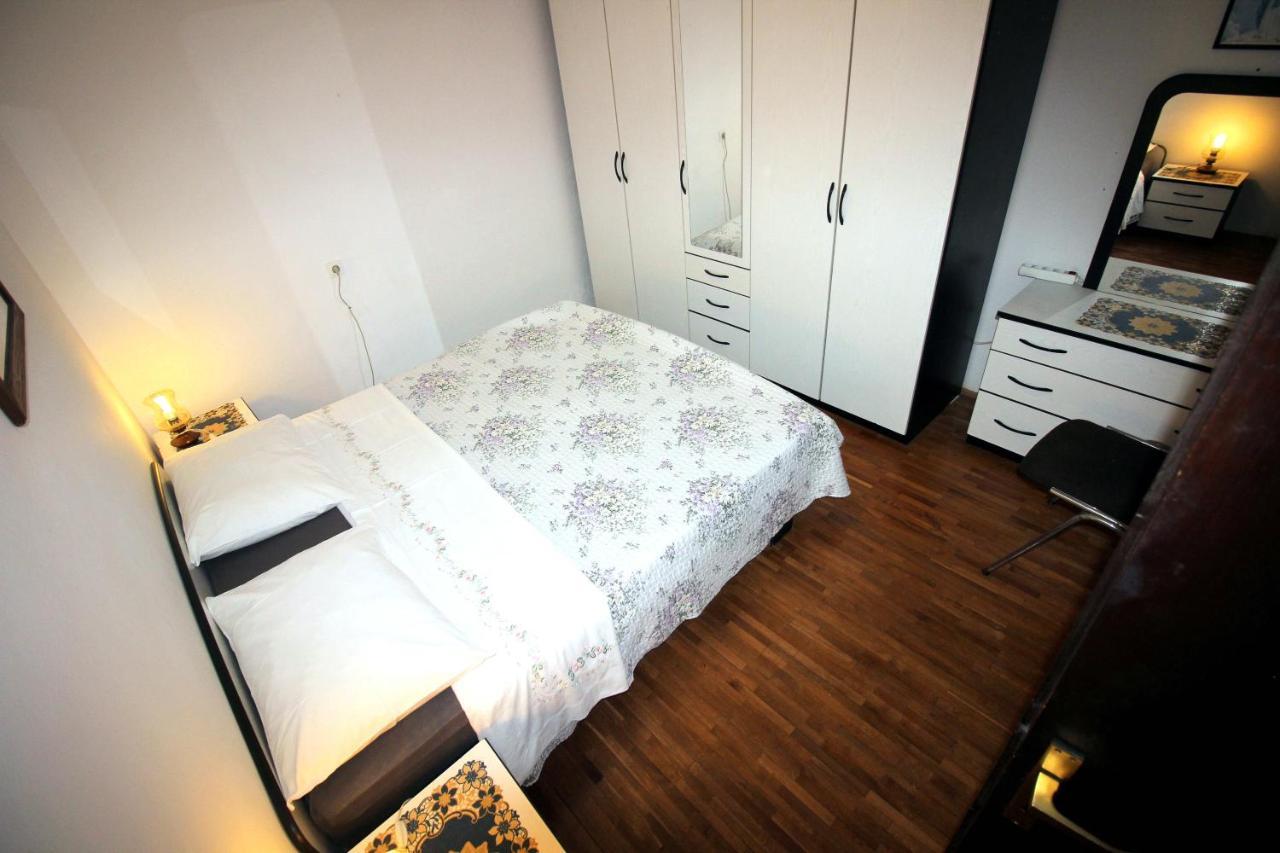 Apartment Leana Selce Bagian luar foto