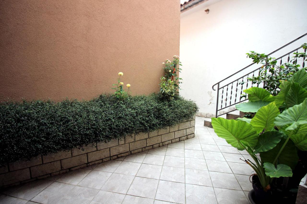Apartment Leana Selce Bagian luar foto